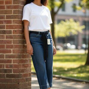 (G-215) White House Blanck Maeket Womens jeans size 6 NWT blue color